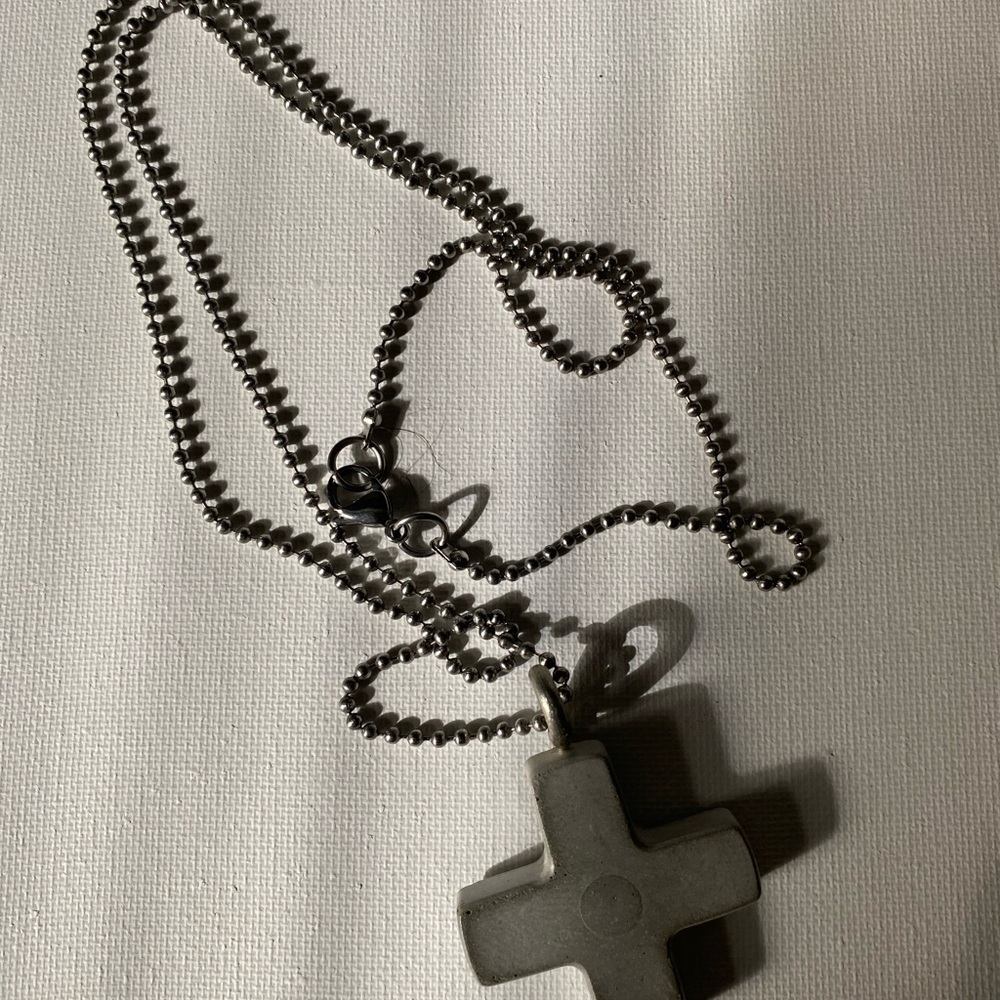 New Art Handcrafted concrete and stainless steel cross necklace. Minimalist - Picture 3 of 5